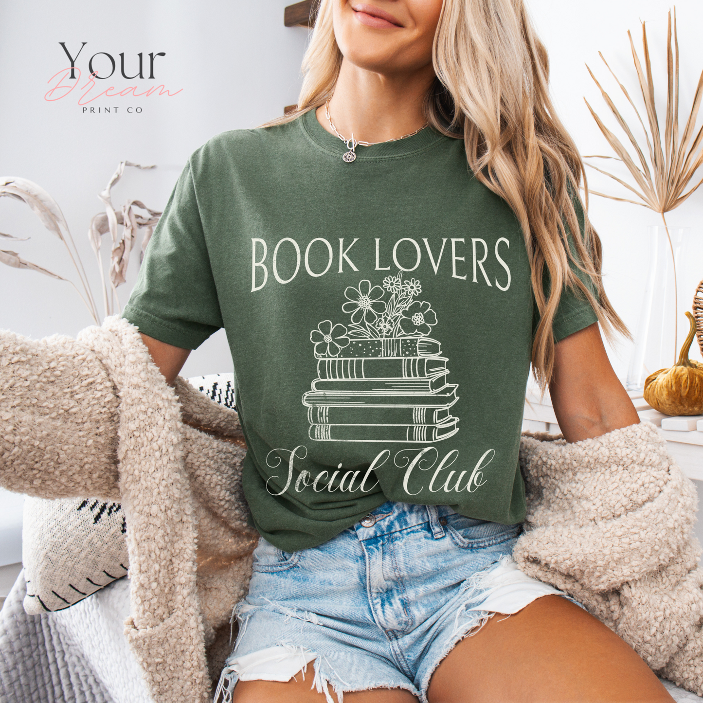 Book Lovers Social Club T-Shirt – Minimalist Reading Aesthetic Design