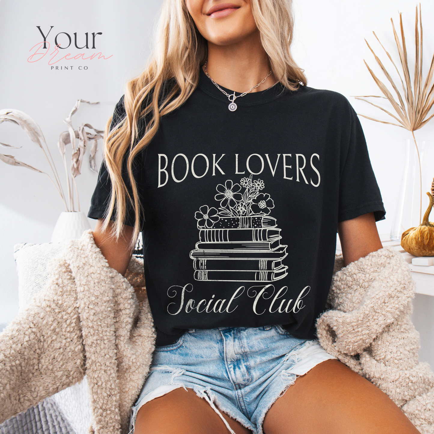 Book Lovers Social Club T-Shirt – Minimalist Reading Aesthetic Design